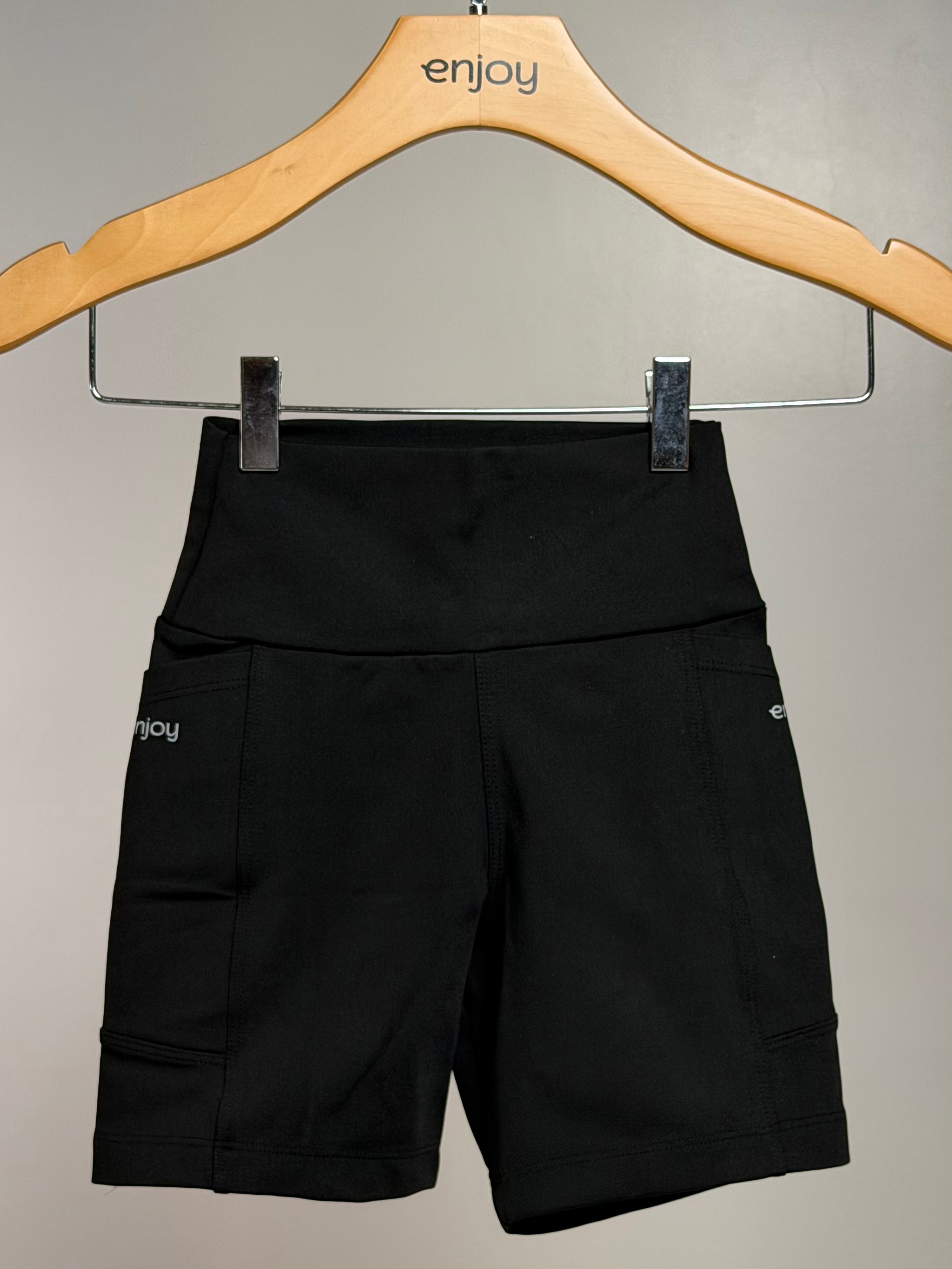 Short Eleva Motion