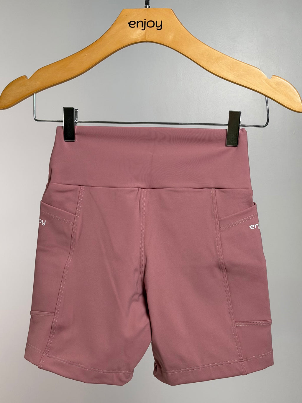 Short Eleva Motion
